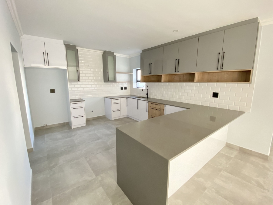 4 Bedroom Property for Sale in Sandown Western Cape